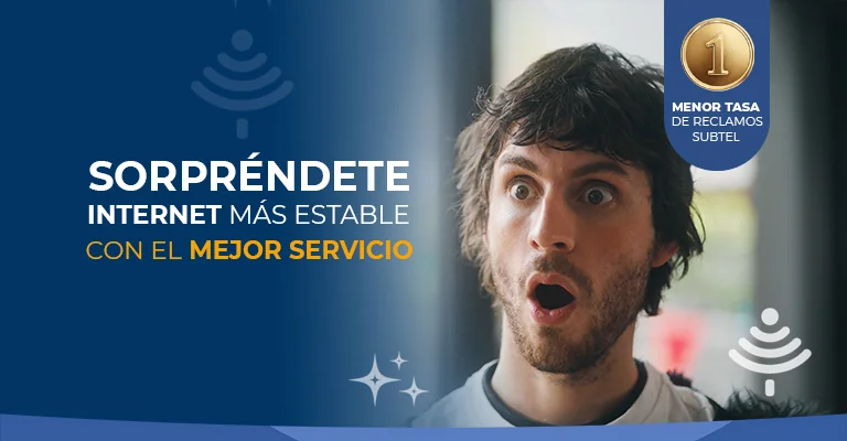Hombre sorprendido por las ofertas